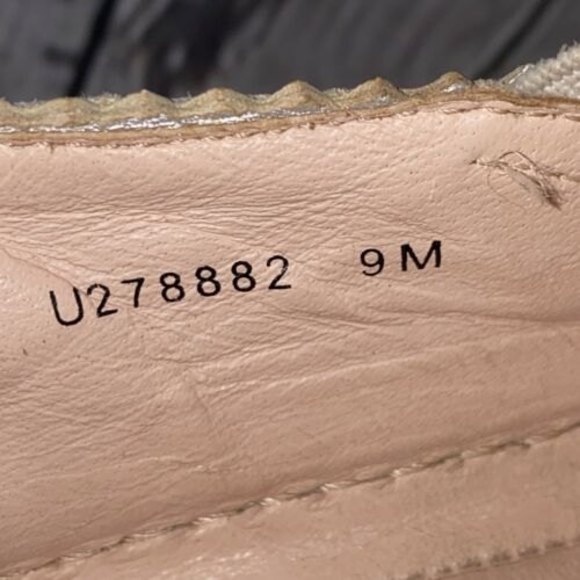 Stuart Weitzman Nuggets Snake Print Slip-ons Women's Size 9M Gray $186 - Picture 9 of 9